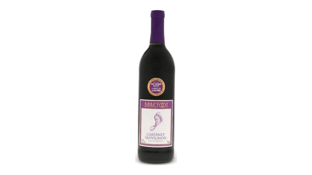 Chai vang đỏ Barefoot Cabernet Sauvignon từ California, Mỹ với nút cổ chai màu tím và nhãn hình bàn chân